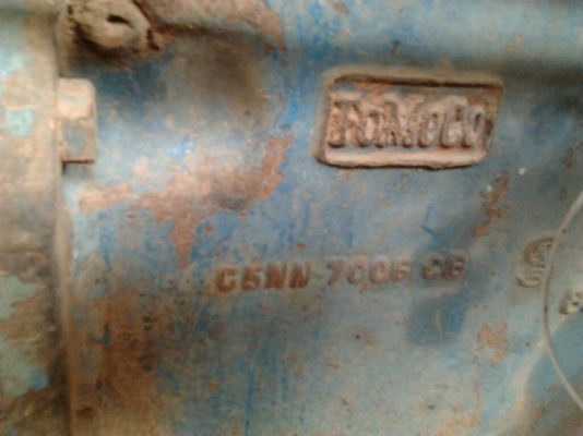 FORD 77 เครื่อง T1 อุปกรณ์ครบครัน มีใบมีดดันหน้า ผานพรวนดิน 3 ผานพรวนดิน 7 และหางโรยขี้ไก่ สภาพดีทุกชิ้นพร้อมใช้งาน เครื่องแน่นแรงดีแห้งดีทั้งคันไม่มีแตกซึ่ม ช่วงล่างยางสภาพดี 60\% พร้อมทำงานได้เลย เอกสารเล่มทะเบียนครบ ราคาต่อรองได้ครับ