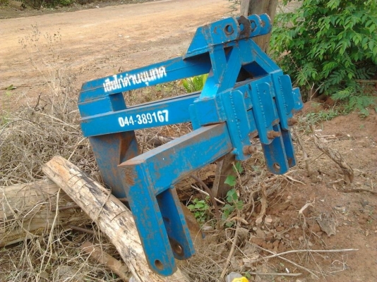 FORD 77 เครื่อง T1 อุปกรณ์ครบครัน มีใบมีดดันหน้า ผานพรวนดิน 3 ผานพรวนดิน 7 และหางโรยขี้ไก่ สภาพดีทุกชิ้นพร้อมใช้งาน เครื่องแน่นแรงดีแห้งดีทั้งคันไม่มีแตกซึ่ม ช่วงล่างยางสภาพดี 60\% พร้อมทำงานได้เลย เอกสารเล่มทะเบียนครบ ราคาต่อรองได้ครับ