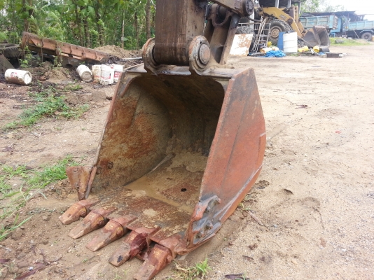 ขายอะใหล่ด่วน KOMATSU PC200-5 ทั้งคัน