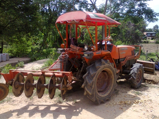 ขายรถถไถ KUBOTA    สภาพพร้อมใช้งาน เครื่องดีมากๆ พร้อมอุปกรณ์ตามรูปครับ