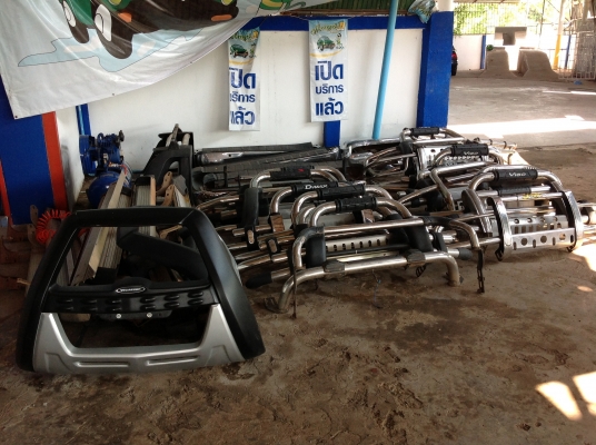 ขายกันชน-หน้าหลัง เหมาหลายชิ้น ขายราคาถูก 200 บาทเหมาหมด