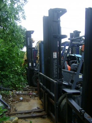 ขายเสารถยก