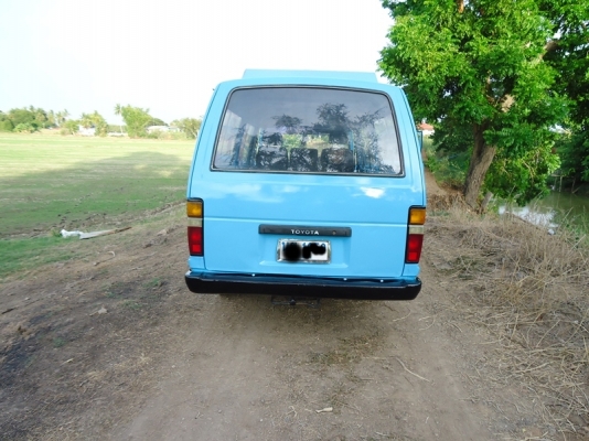 .ขายครับ รถตู้ Toyota สภาพดี   เครื่อง 2L  เอกสารพร้อมโอน
