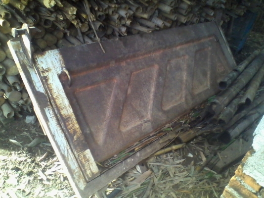 ขายด่วน! ฝาท้ายกะบะดั้มของสามมิตร สภาพดี       ปรับราคาอีกรอบ 6,500 บาท