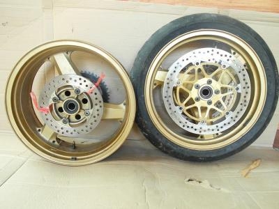 อะไหล่ บิ๊กไบค์ Suzuki สำหรับคนที่บ้าขี่ Su ครับ