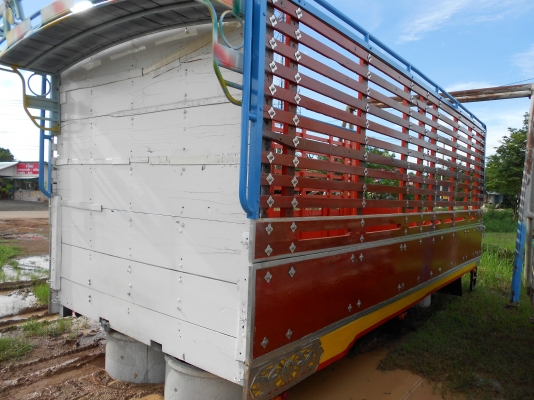 กระบะรถ 10 ล้อ  MITSUBISHI เป็นกระบะไม้