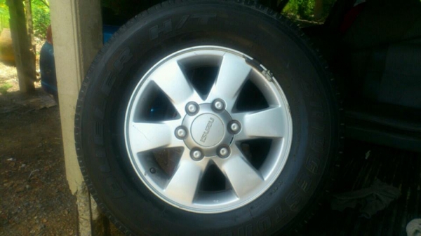 ขายล้อ d-max พร้อมยาง 245 7016 ขายล้อ d-max พร้อมยาง 245 7016