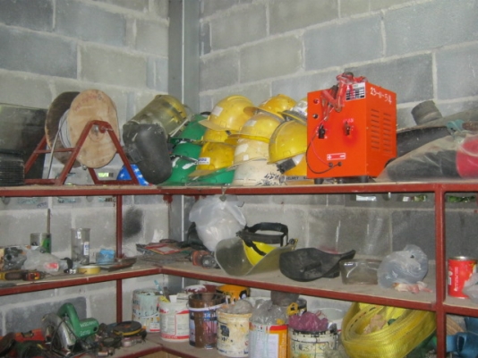 เครื่องมือ ไฟฟ้า และอุปกรณ์ด้านช่าง