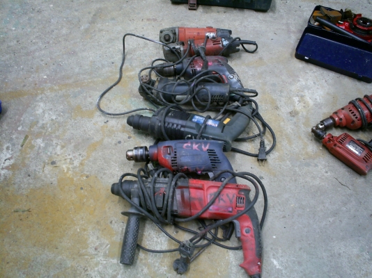 เครื่องมือ ไฟฟ้า และอุปกรณ์ด้านช่าง