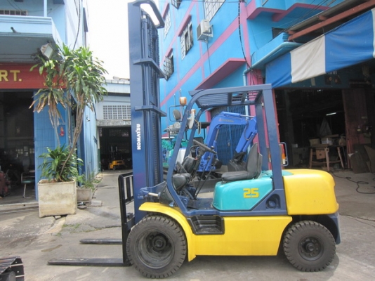 ขาย รถยก KOMATSU  2.5 ตัน รุ่น FD25-16-เสาสูง 5 เมตร มือสองญี่ปุ่น