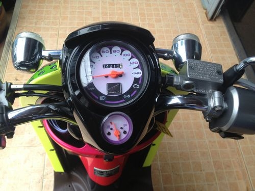 HONDA SCOOPY Iสวยแกะกล่องสภาพป้ายแดงวิ่งน้อยรถปี2012