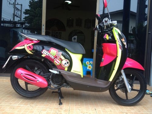 HONDA SCOOPY Iสวยแกะกล่องสภาพป้ายแดงวิ่งน้อยรถปี2012