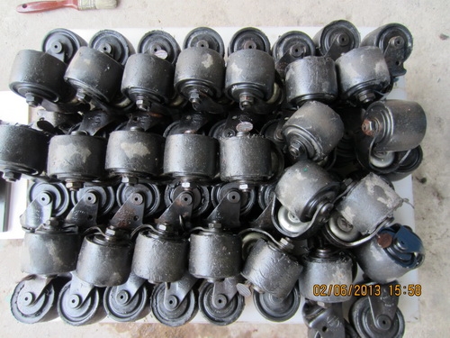 ขายถูกครับล้อเหล็กรับน้ำหนักได้มากกว่า 500Kg.ถอดจากเครื่องมือแพทย์