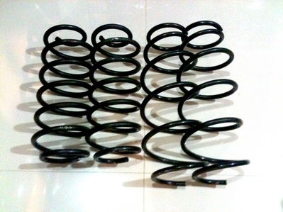 สปริงใส่ Toyota Yaris สปริงความสูง เท่ากับรถออกห้างสภาพใหม่  ส่ง ปณได้ครับ