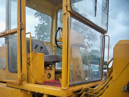 รถเกรด KOMATSU