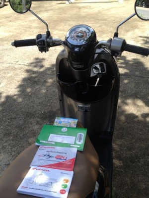 HONDA SCOOPY I ลายS12ตัวท็อปโฉมปัจจุบันรถ5เดือนวิ่ง9xxโลสวยกริ้บสภาพป้ายแดง HONDA SCOOPY I ลายS12ตัวท็อปโฉมปัจจุบันรถ5เดือนวิ่ง9xxโลสวยกริ้บสภาพป้ายแดง