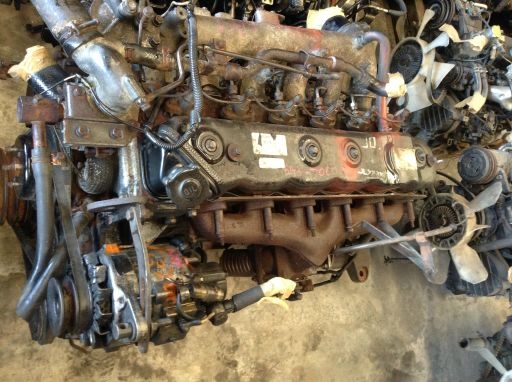 เครื่องยนต์ 6BG1 6สูบ 185แรง