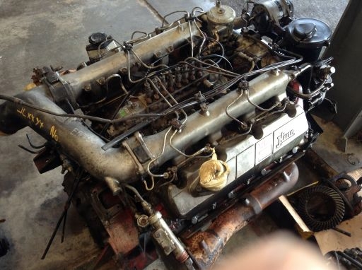 เครื่องยนต์ EF750  8สูบ