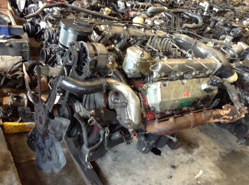 เครื่องยนต์ EF750  8สูบ