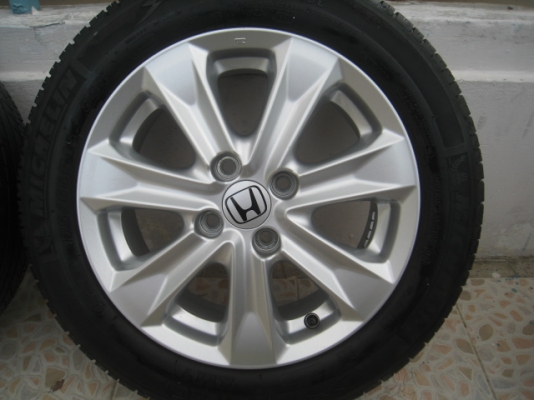 ขายล้อแม็ก Honda jazz 15"x5.5" et45 4รู100 +ยางปี11  (081-3747940)