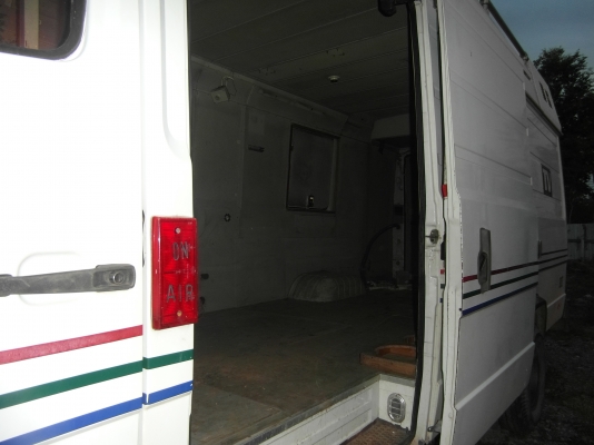 รถตู้บรรทุก