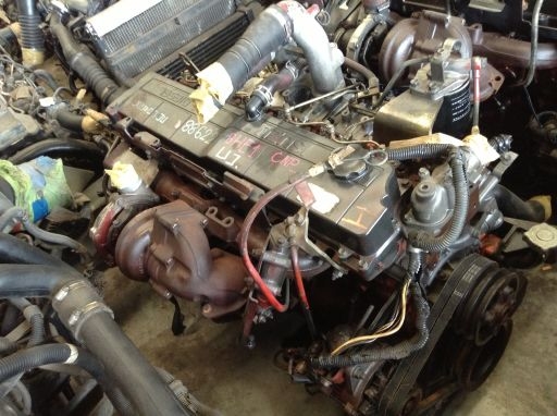 เครื่องยนต์ 6HE1 TURBO 6สูบ 260แรง