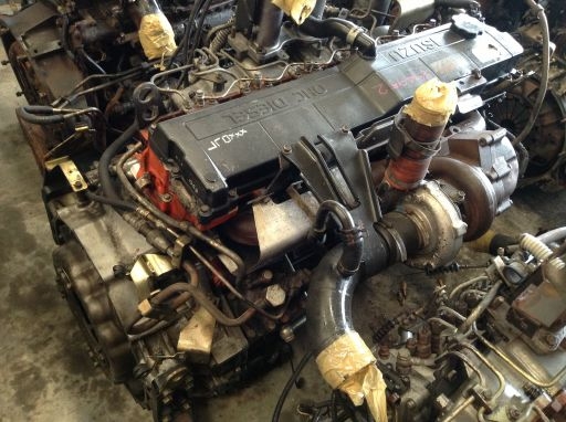 เครื่องยนต์ 6HE1 TURBO 6สูบ 260แรง
