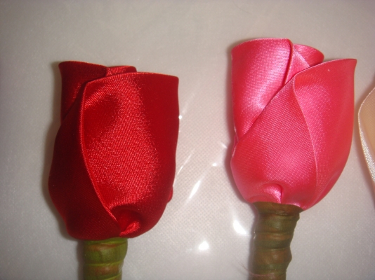 ขายและ รับทำดอกกุหลาบผ้าไหม ทุกสี ดอกละ12บาท จัดส่งทั่วประเทศ ขายและ รับทำดอกกุหลาบผ้าไหม ทุกสี ดอกละ12บาท จัดส่งทั่วประเทศ