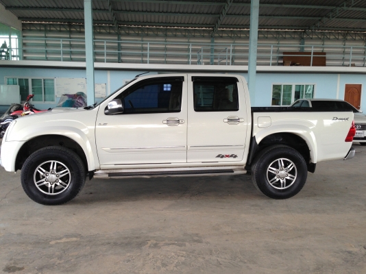 ต้องการขาย isuzu d-max 4 ประตู ต้องการขาย isuzu d-max 4 ประตู