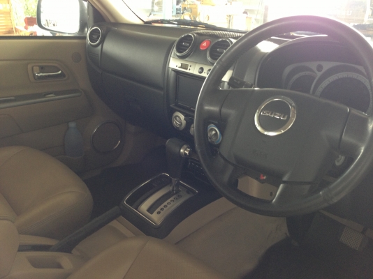 ต้องการขาย isuzu d-max 4 ประตู ต้องการขาย isuzu d-max 4 ประตู