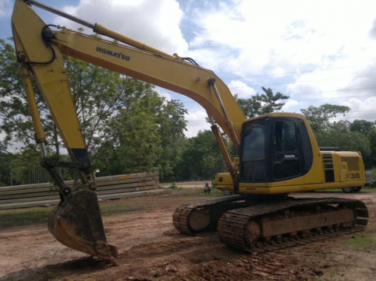 ขายรถแบคโฮ KOMATSU PC-200-6 ช่วงล้างเต็ม ใช้งานได้เร็ว เครื่อง ปั้มแรง ราคาคุยกันได้