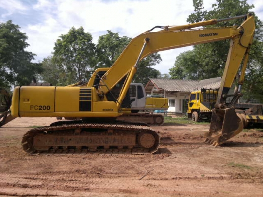 ขายรถแบคโฮ KOMATSU PC-200-6 ช่วงล้างเต็ม ใช้งานได้เร็ว เครื่อง ปั้มแรง ราคาคุยกันได้