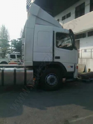 รถบรรทุก 10 ล้อหัวลาก ยี่ห้อ VOLVO 400 แรงม้า