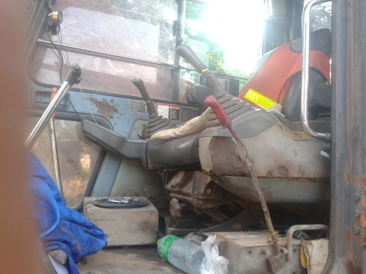 ขายดาว์รถแม็คโคฮิตาชิ200-3และสิบล้อคับยกชุดเลยคับ ขายดาว์รถแม็คโคฮิตาชิ200-3และสิบล้อคับยกชุดเลยคับ