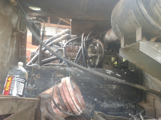 ขายดาว์รถแม็คโคฮิตาชิ200-3และสิบล้อคับยกชุดเลยคับ ขายดาว์รถแม็คโคฮิตาชิ200-3และสิบล้อคับยกชุดเลยคับ