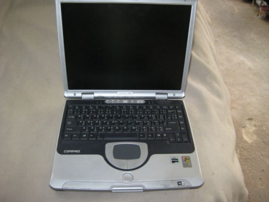 ขาย Notebook Compaq รุ่น Presario 700 สภาพสวย จอ 14.1 นิ้ว เพียง 3500 บาท