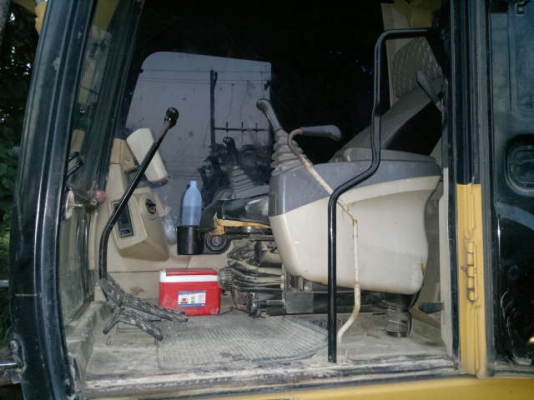 ขายรถแบคโฮ CAT 320-C เอกสารเล่มทะเบียน ไฟฟ้าครบ ช่วงล้างเต็ม ขายรวม 3 คัน ราคาย้อมๆ สนใจโทร