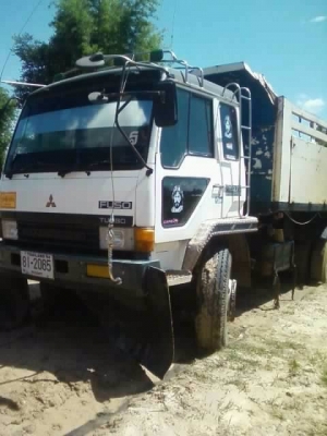 ขายด่วน รถสิบล้อสองเพลาดั้มพ์  MITSU  FN  527MA เครื่อง  EP100  สภาพใช้ได้