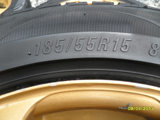 ขายแม็ก4 รู ขอบ15 พร้อมยาง185/55R15 ยางปี09  1 ชุด