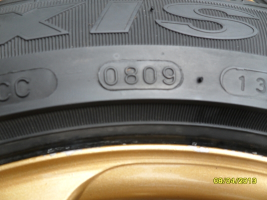 ขายแม็ก4 รู ขอบ15 พร้อมยาง185/55R15 ยางปี09  1 ชุด