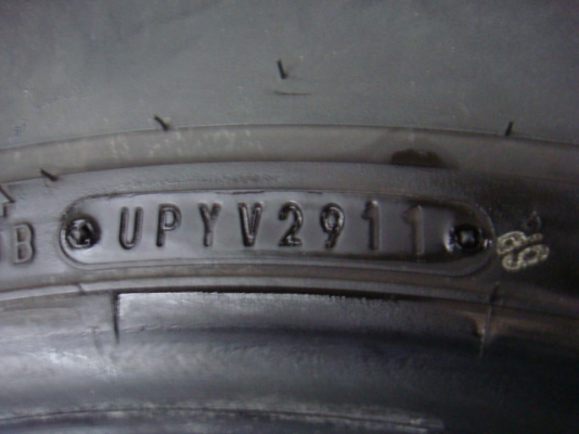 ขายถูกยาง Dunlop AT1 30R15 ครบขุด4เส้น