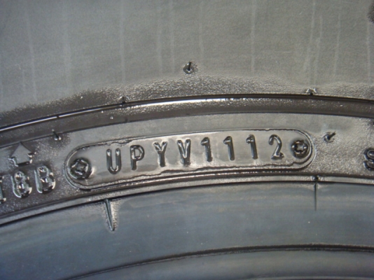 ขายถูกยาง Dunlop AT1 30R15 ครบขุด4เส้น