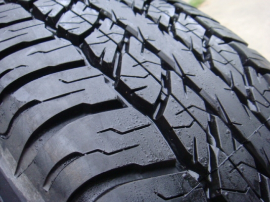 ขายยางใหม่ 265/65/17 ถอดจากป้ายแดง