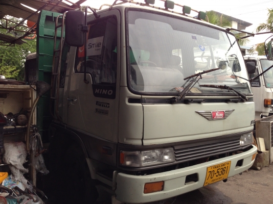 ขาย 6 ล้อ ฮีโน่ FF  เครื่อง 195 แรง กระบะพื้นเรียบยาว 6.50 เมตร