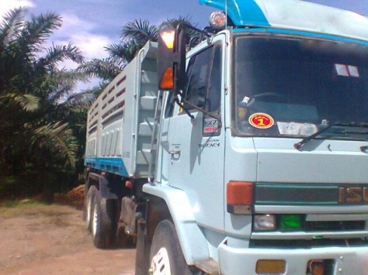 รถอิซูซุ 10 ล้อดั้ม FXZ 240 แรงม้า  สนใจติดต่อ 081 - 6079515