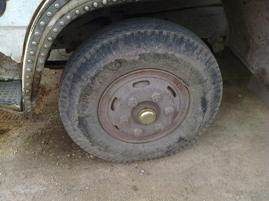 6ล้อISUZU SDR320  195แรงพื้นเรียบ ติดเครนเจาะสว่าน เสาไฟ เสาเข็ม เล่มภาษีเต็ม