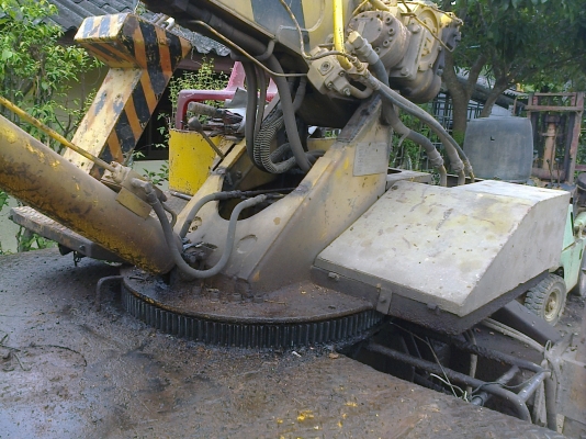 6ล้อISUZU SDR320  195แรงพื้นเรียบ ติดเครนเจาะสว่าน เสาไฟ เสาเข็ม เล่มภาษีเต็ม