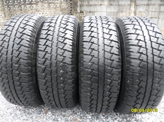 ขายแม็ก 6 รูขอบ15 TOYOTAพร้อมยาง MAXXIS ขนาด 31X10.5R15 ยางปี08 สภาพยาง 90\% ดอกยางหนาลึกเท่ากัน 4 เส้น