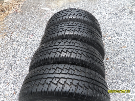 ขายแม็ก 6 รูขอบ15 TOYOTAพร้อมยาง MAXXIS ขนาด 31X10.5R15 ยางปี08 สภาพยาง 90\% ดอกยางหนาลึกเท่ากัน 4 เส้น