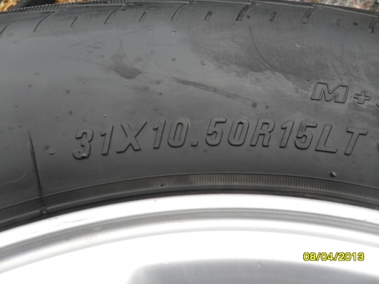 ขายแม็ก 6 รูขอบ15 TOYOTAพร้อมยาง MAXXIS ขนาด 31X10.5R15 ยางปี08 สภาพยาง 90\% ดอกยางหนาลึกเท่ากัน 4 เส้น